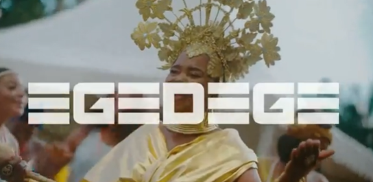 Larry Gaaga – Egedege Ft Phyno, Flavour & Theresa Onuorah (Video)